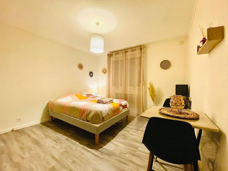 Au Calme Confort & Proche Centre Apartman Le Mans Kültér fotó